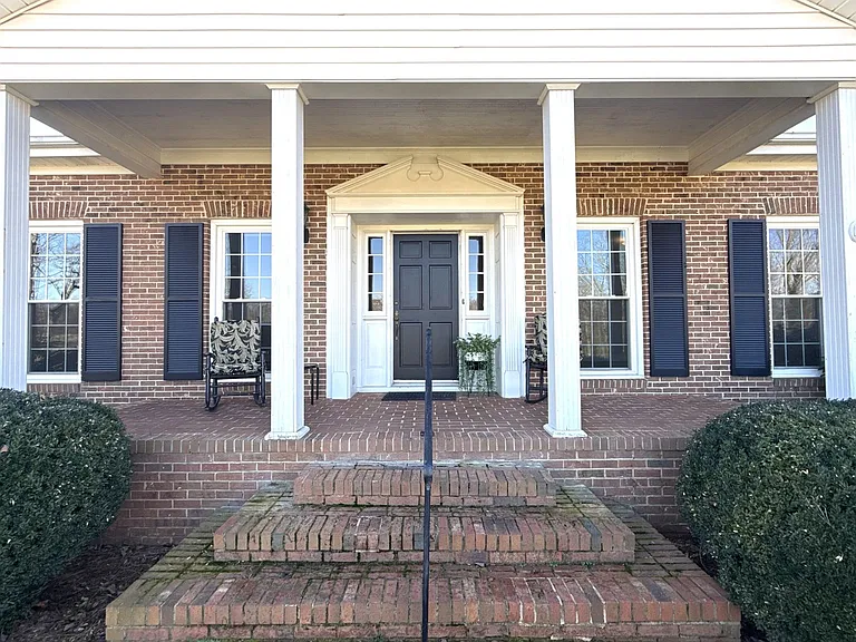 218 Fairway Dr — Photo 5