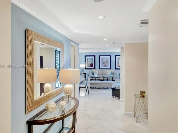 520 Brickell Key Dr APT A914, Miami, FL 33131