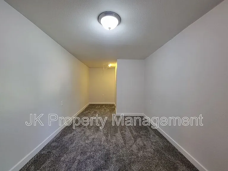 2027 Smelter Ave NE #6 — Photo 7