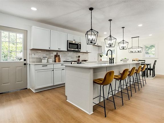 5th image of 11801 E 56th St