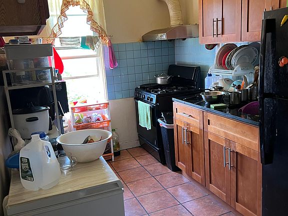 4th image of 168-14 88th Ave #2