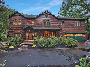 132 N Colony Cove Rd, Tafton, PA 18464