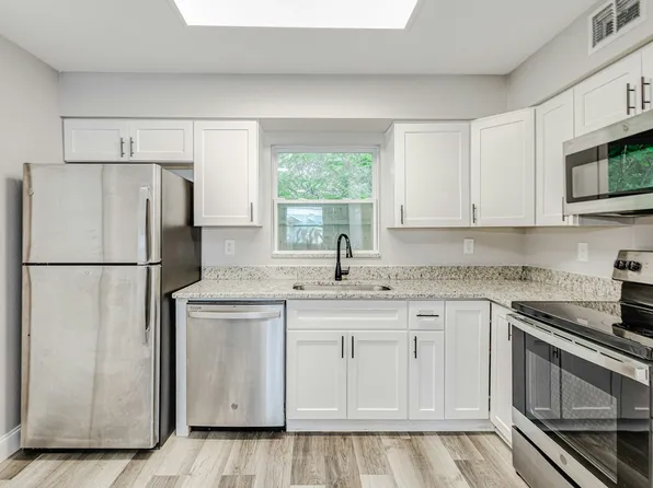 8725 N 50th St APT H, Tampa, FL 33617