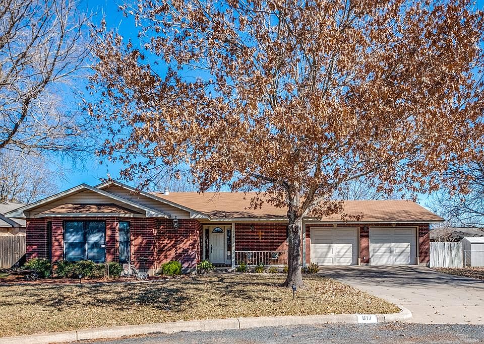 1st image of 617 Dawn Ln