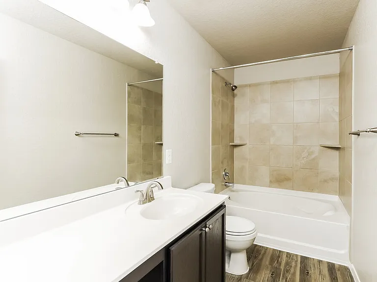 3215 Pedernales Dr — Photo 9
