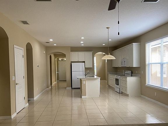 2nd image of 6679 DUNCASTER STREET