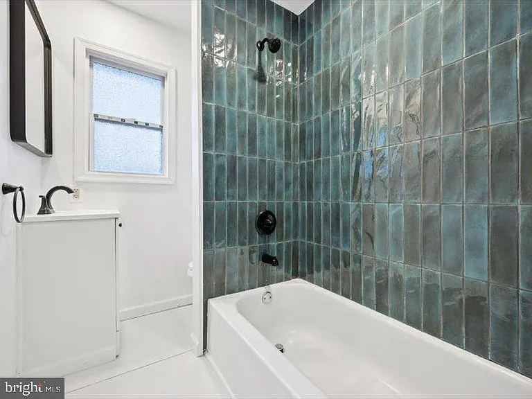 2253 N Delhi St — Photo 15