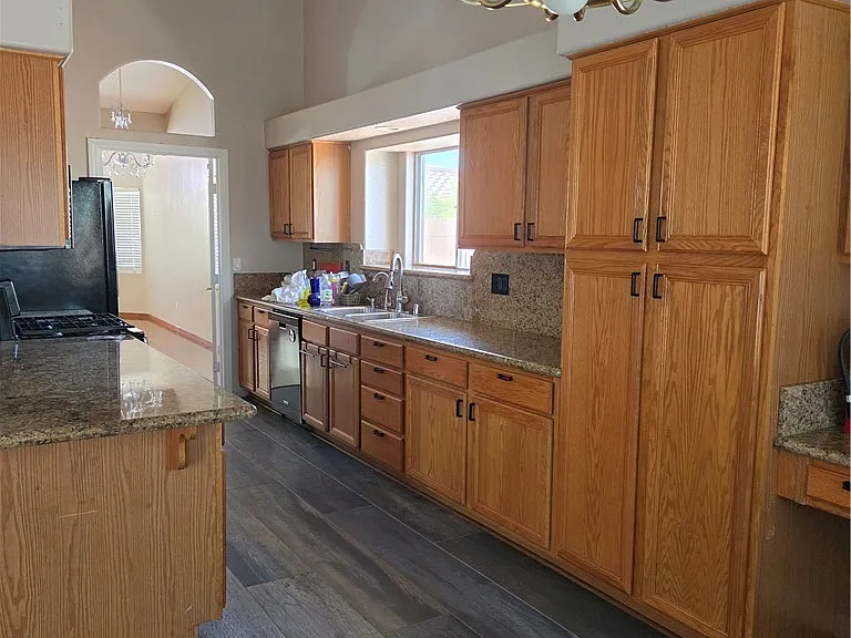 506 Melrose Heights St — Photo 31