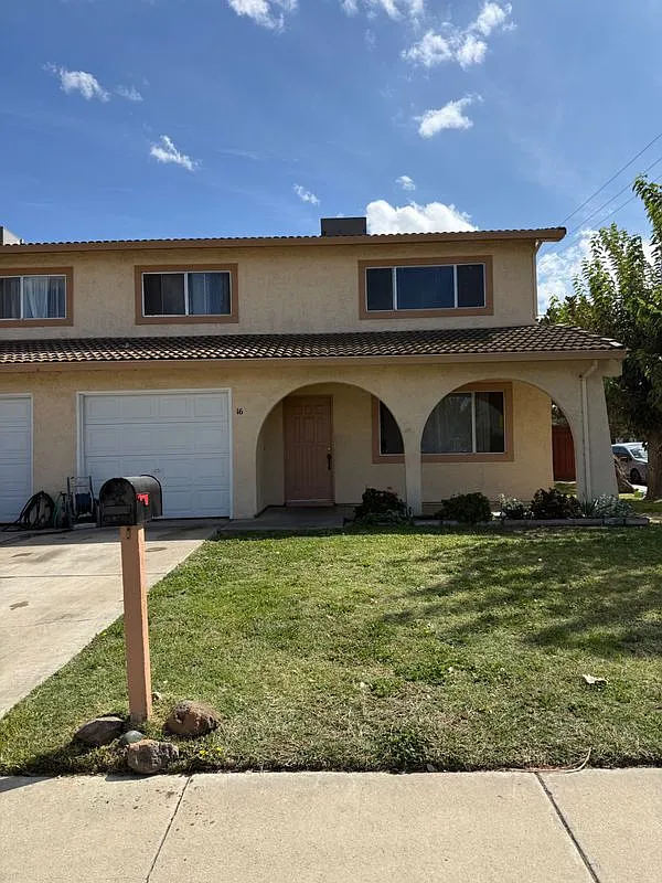 3 bed, 1.5 bath, 1308 sqft, $2,350 — Photo 1