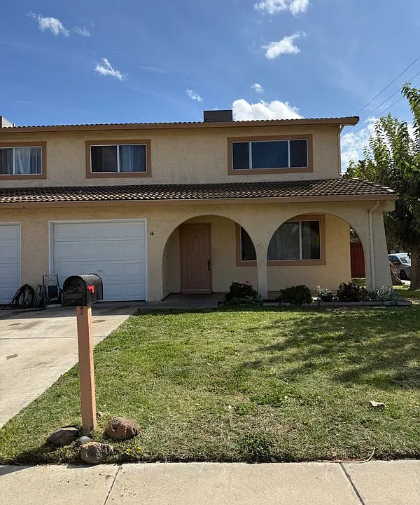 16 E Manzanita Ln