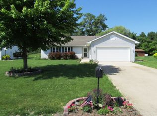 143 Valley View Dr, Seneca, IL 61360
