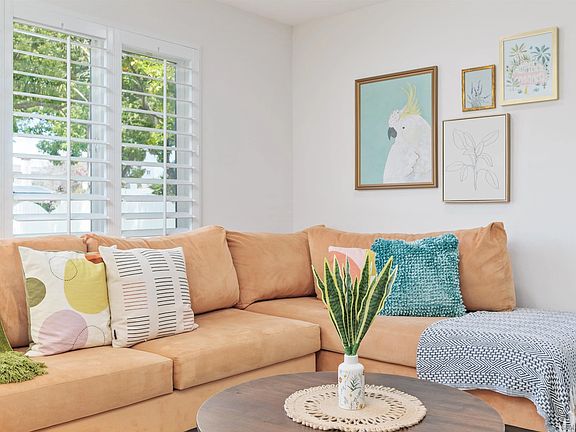 2nd image of 3245 Carolyn Cir