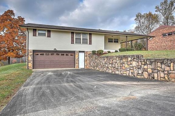 3rd image of 256 Dehaven Pl