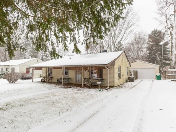 1889 Lewis Dr, Niles, MI 49120