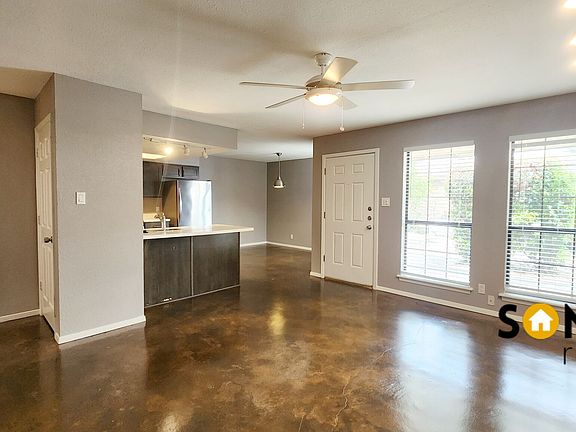 3rd image of 3418 Willowrun Dr APT 4