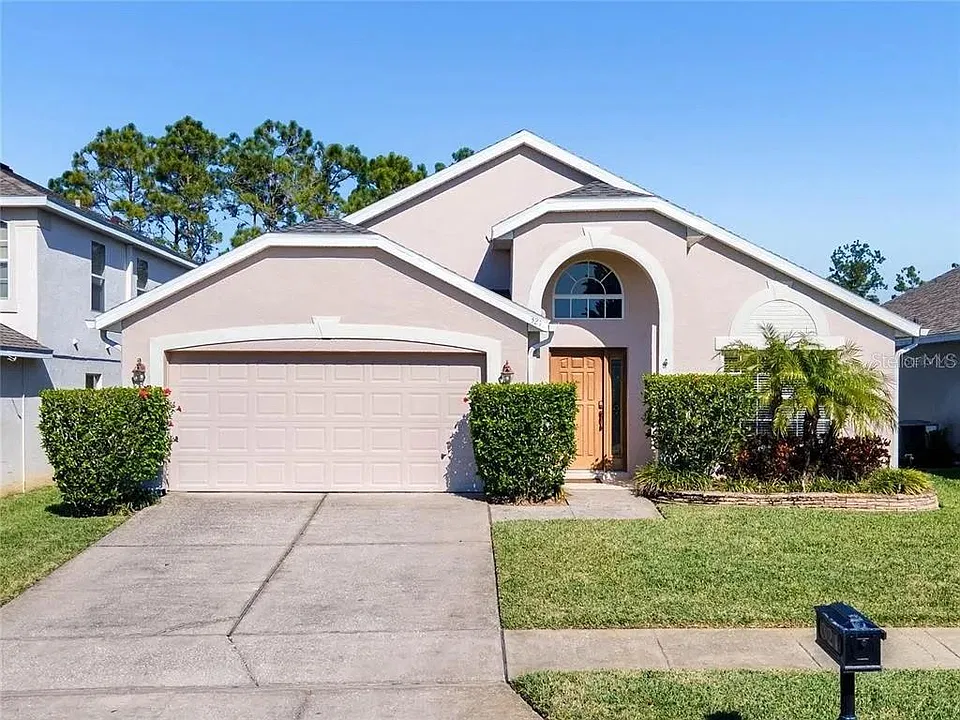 321 Troon Cir