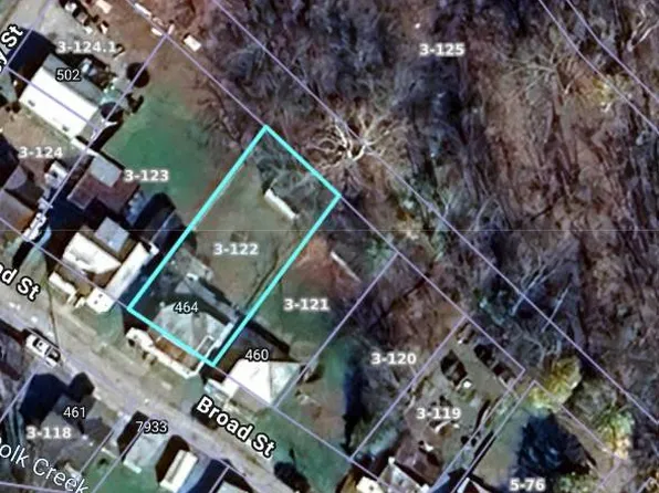 464 Broad St, Weston, WV 26452