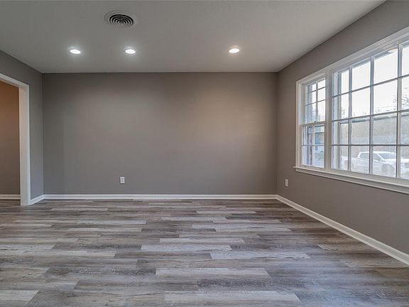 3rd image of 2754 Knollwood Dr