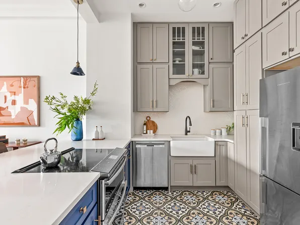 28 Old Fulton Street 7M image 3 of 12