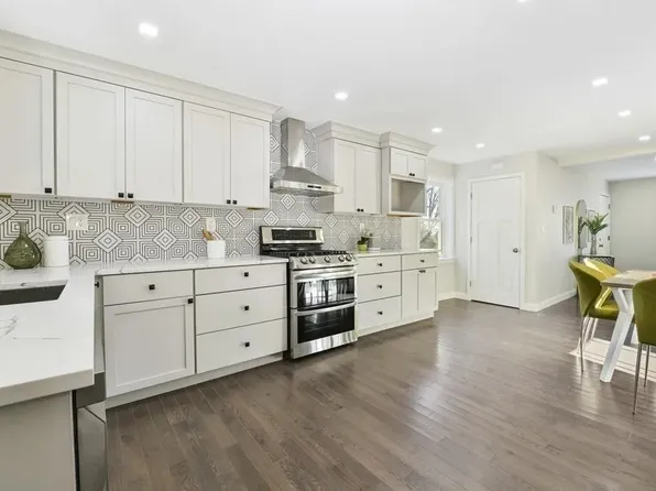 41 Charles St #1, Watertown, MA 02472