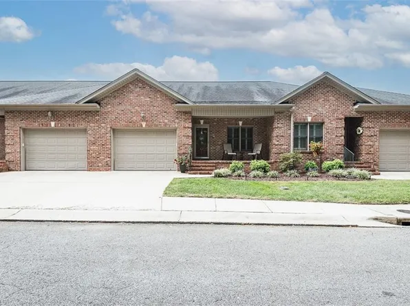 907 Arrowhead Ln, Mebane, NC 27302
