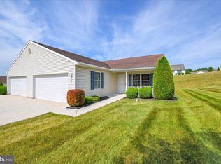 1326 Village Dr #128, Spring Grove, PA 17362