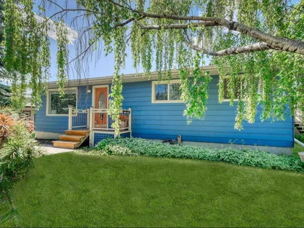 811 N Southmount Pl SW, Calgary, AB T2W 0R4