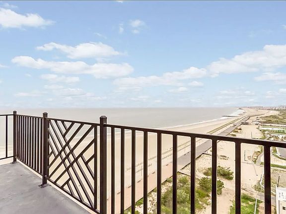 3rd image of 120 Beach 26th St
