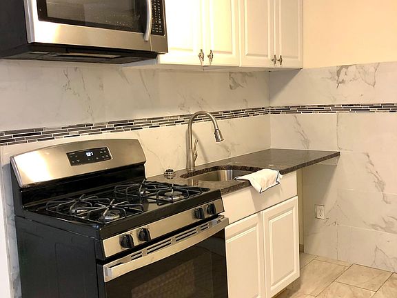2nd image of 1324 Rockland Ave #2
