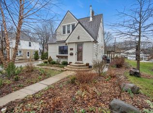 206 S Pleasant St, Cambridge, WI 53523