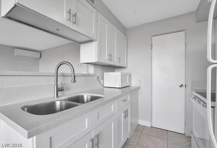 1 bed, 1.0 bath, 4570 sqft, $900 — Photo 4
