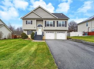 12 Alex Ct, Middletown, NY 10940