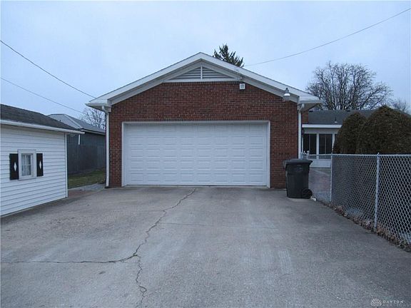 2nd image of 321 E Main St