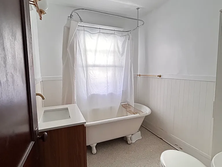 105 Florence Ave — Photo 19