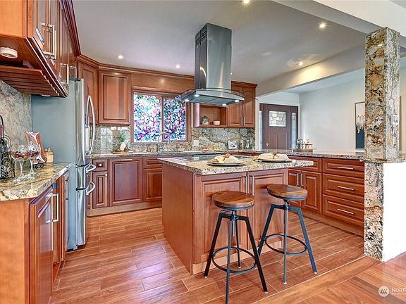 5th image of 9740 Mercerwood Dr