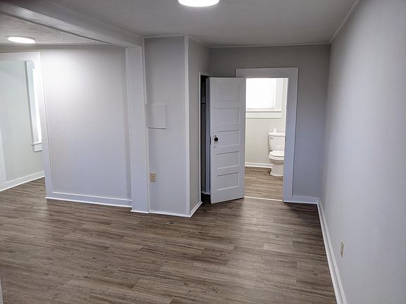 3rd image of 33 Moore St #C