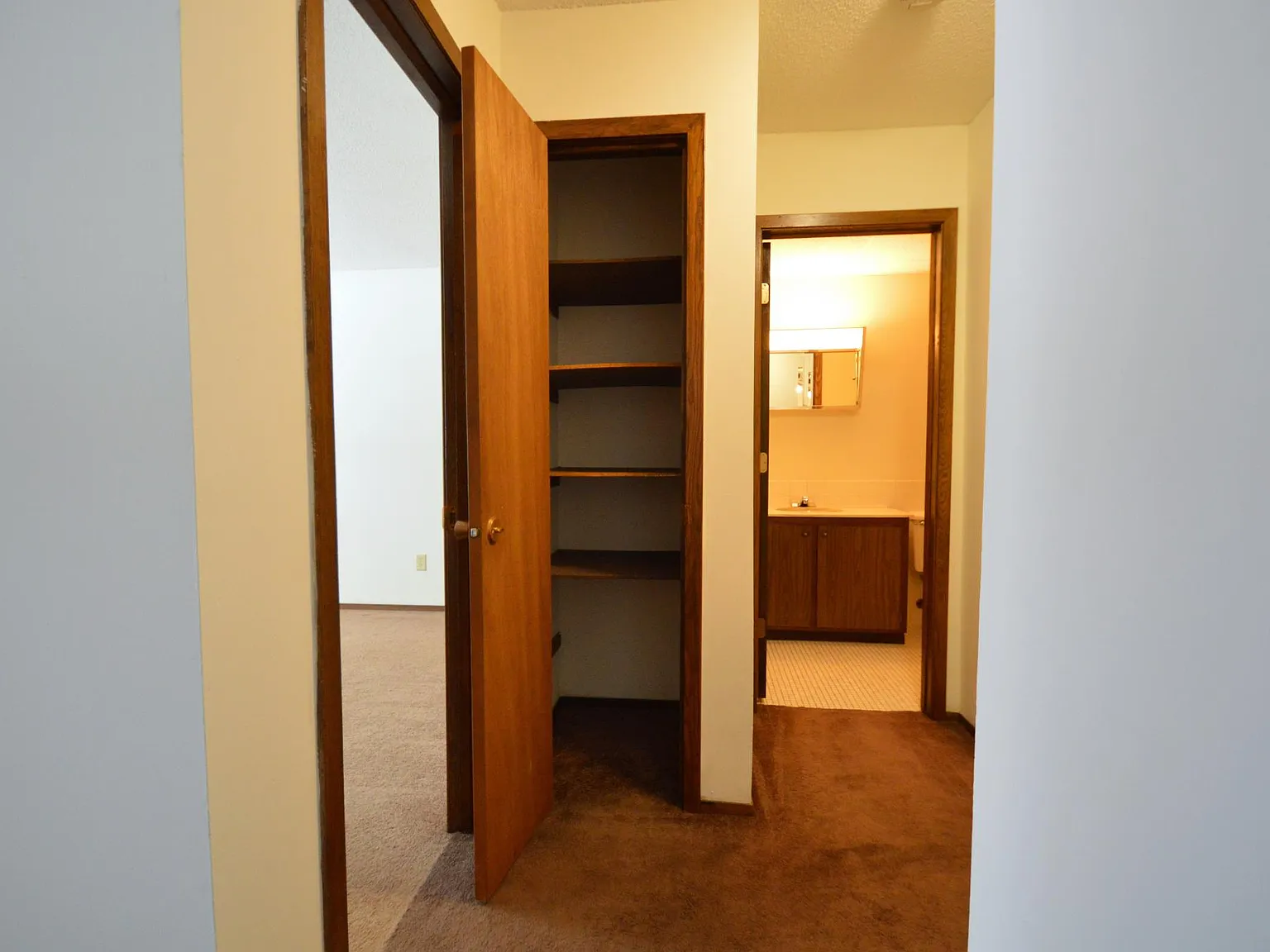 Quebec Apartments — Photo 3
