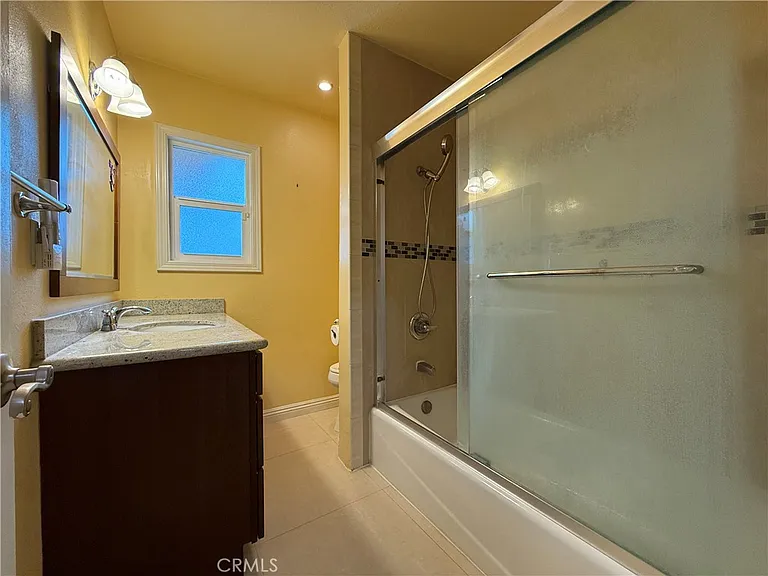 1127 S Nantes Ave — Photo 18