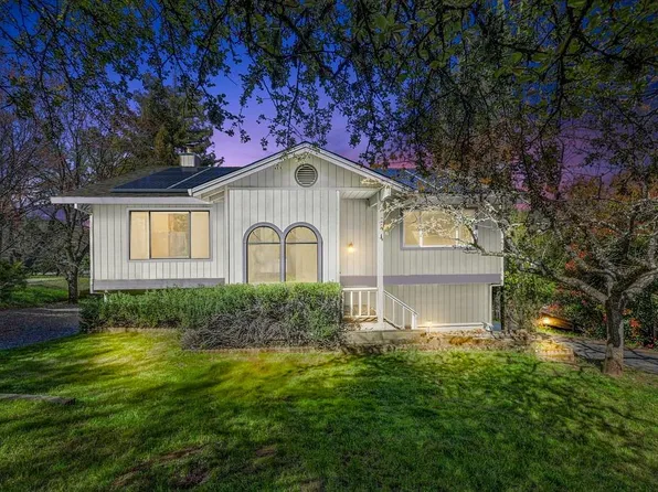 22550 Sunset Ridge Dr, Auburn, CA 95602