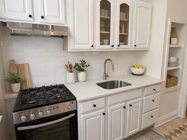 18 74th St #B5 — Photo 5