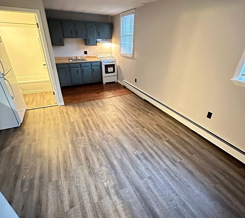 2nd image of 26 W 11th St #2