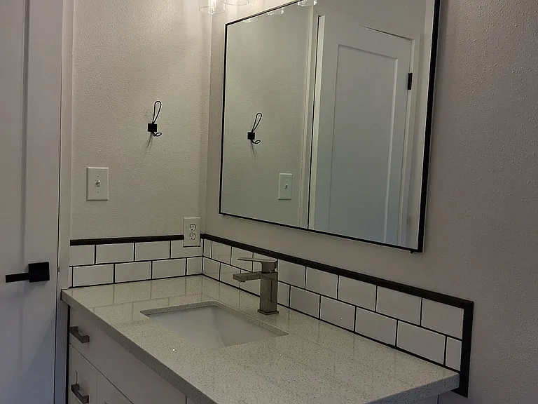 811 Hyak Way — Photo 5