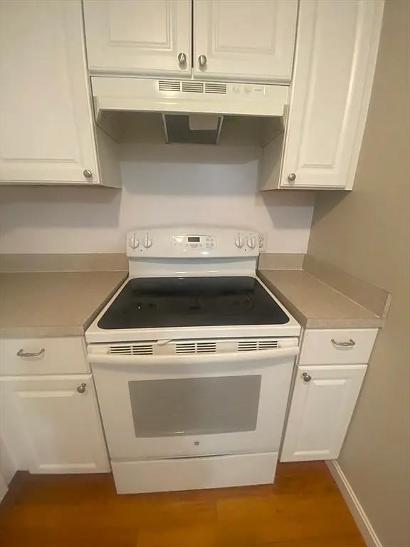 1 bed, 1.0 bath, 765 sqft, $2,200 — Photo 3