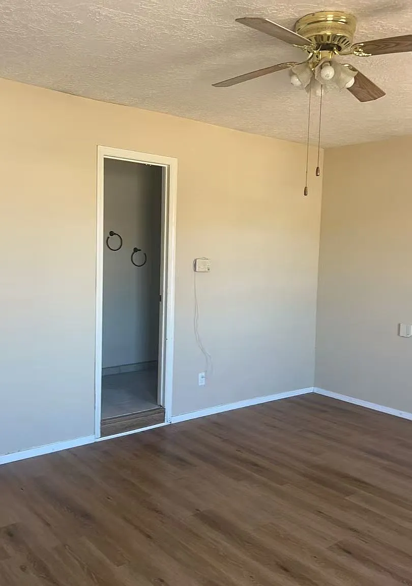 3 bed, 1777 sqft, $2,500 — Photo 2