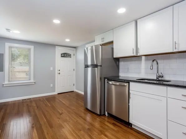29 Anderson Ave #1R, Bristol, CT 06010