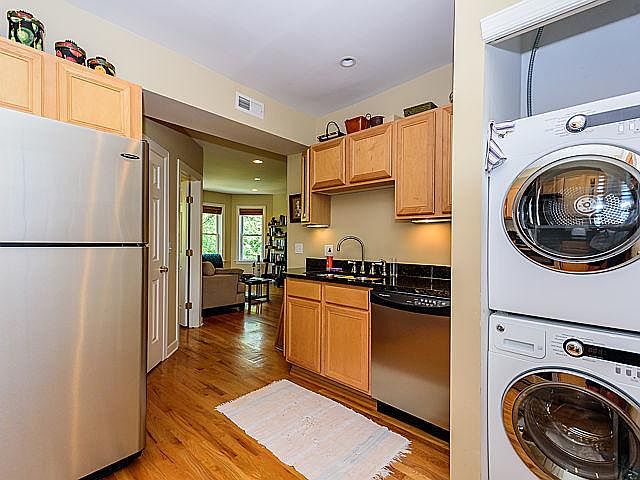 1st image of 1531 W Rosemont Ave APT 3N