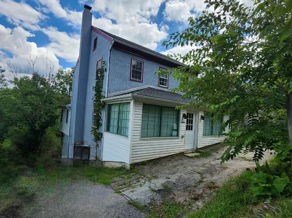 4040 Hilltop Ln, Glen Rock, PA 17327