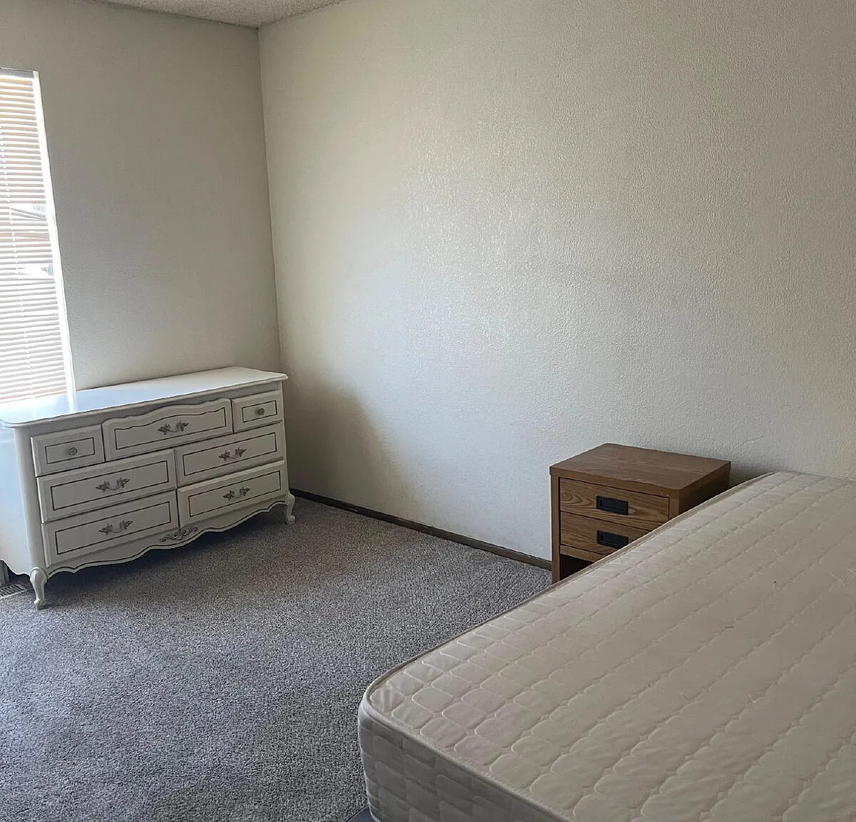 1 bed, 1.0 bath, $550 — Photo 1