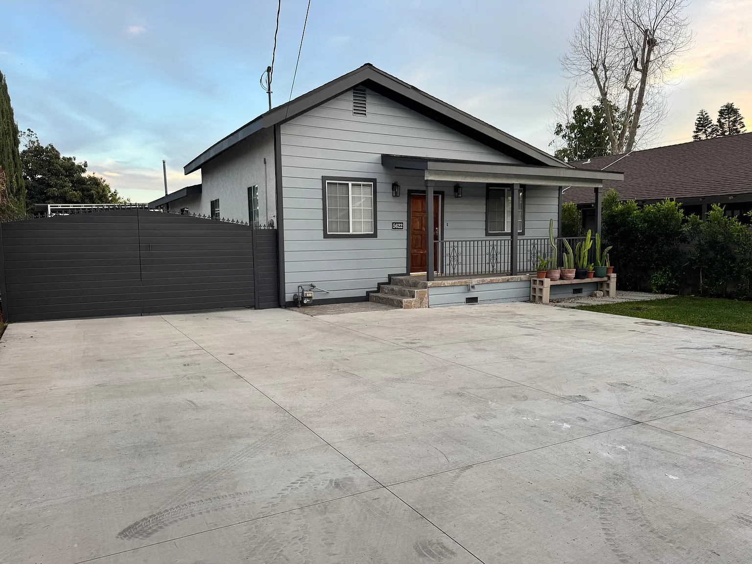 3 bed, 1323 sqft, $4,700 — Photo 2