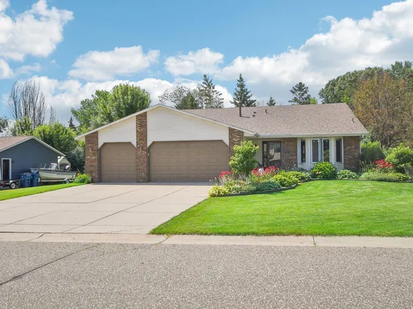 7501 25th St N, Oakdale, MN 55128